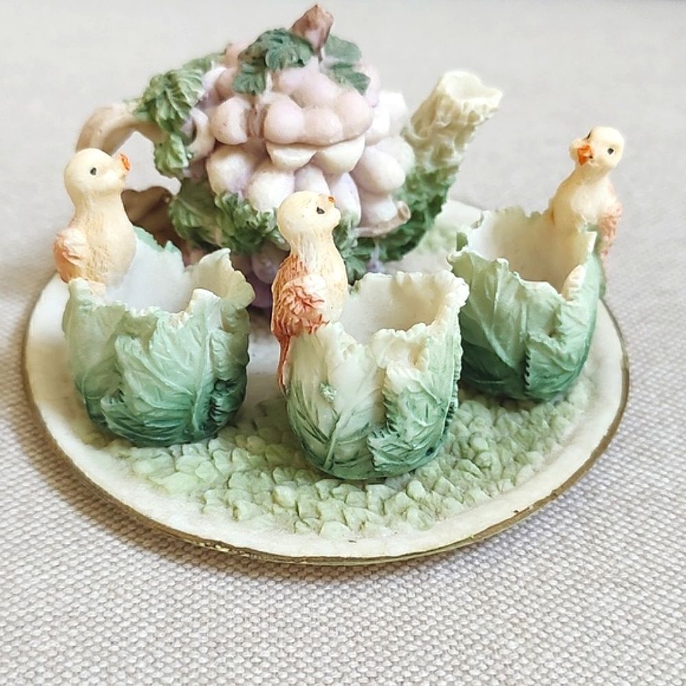 Miniature Tea Set Grape Teapot Bird Leaf Cups 7 Pieces Vintage